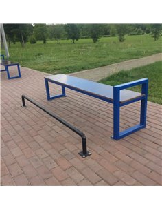 Скамья парковая с металлическим основанием AVU054