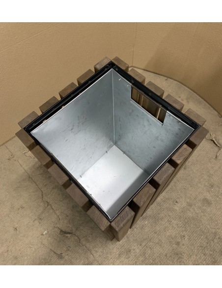 Урна парковая из дерева на металлокаркасе 100 л AVU066