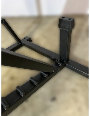 Скамья с изменяемым углом наклона со стойками у...